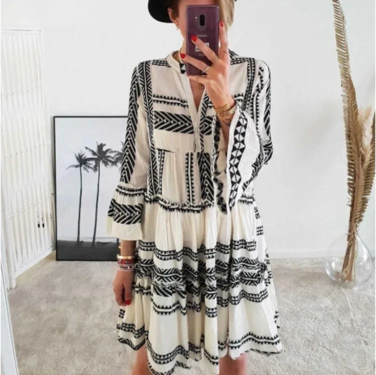 New Short Dress Summer Geometric Print V-neck Bell Sleeve Short Dress Beach Party Nine-quarter Sleeves Big Swing Dress - Image 2